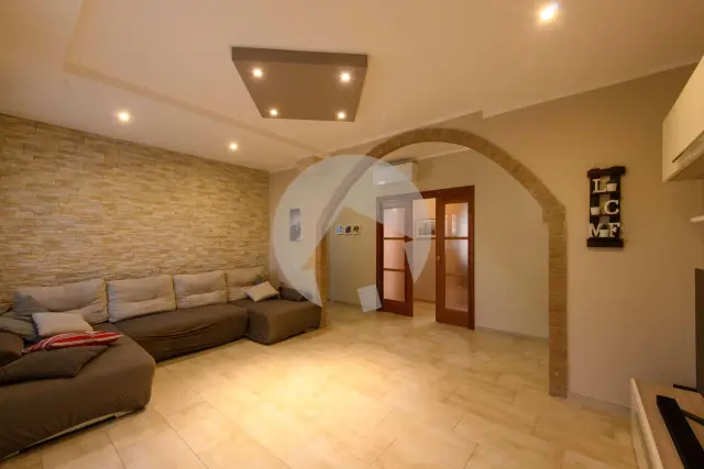 Wohnung in Via Lazzaro Spallanzani 7, Cadelbosco di Sopra - Foto 1