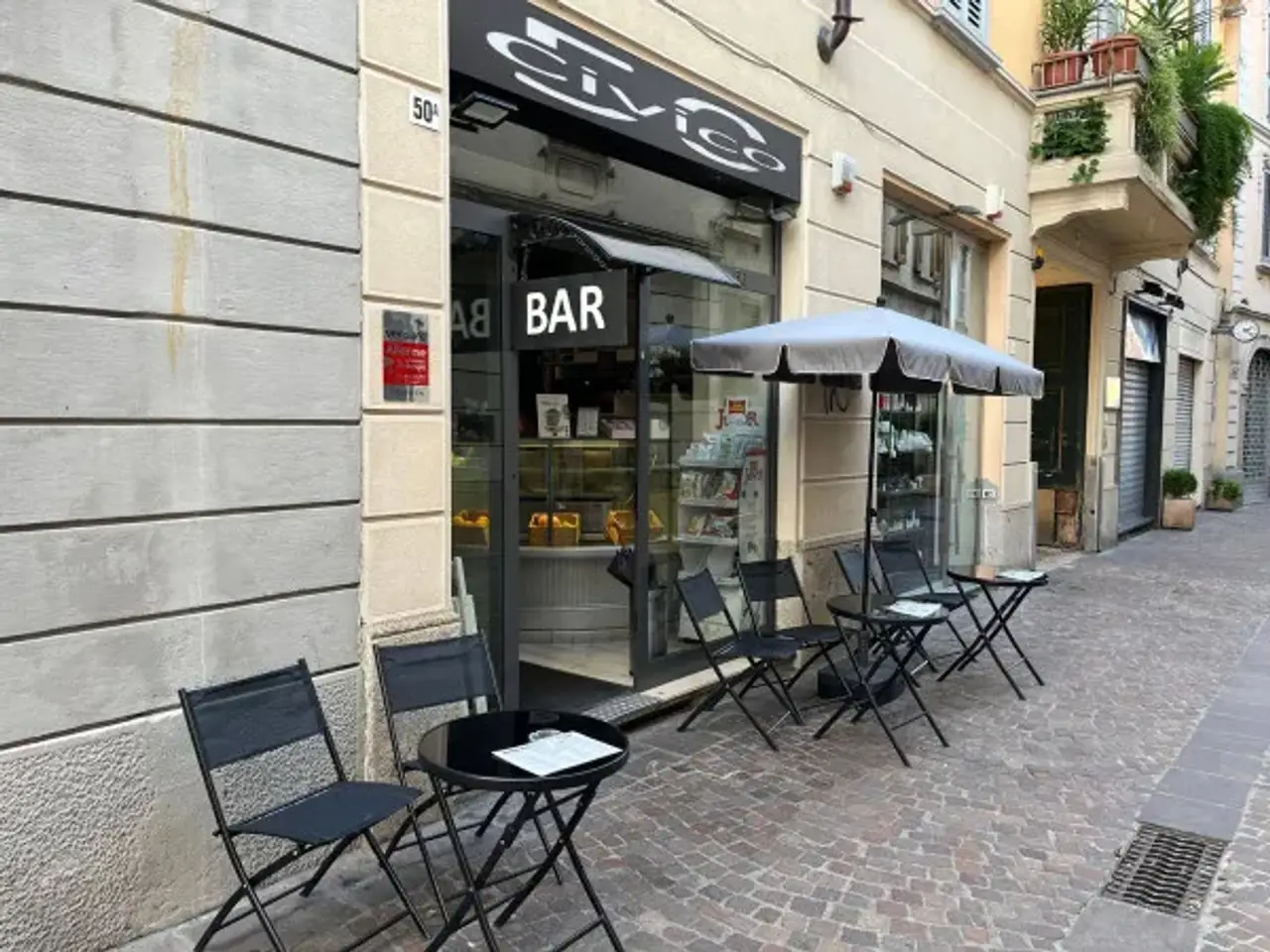 Bar in Corso Italia, Legnano, {3} - Foto 2