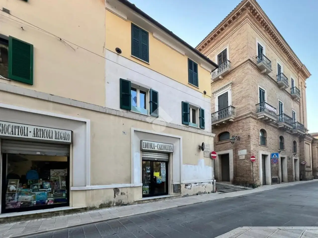 Negozio in Corso Garibaldi, Giulianova, {3} - Foto 1