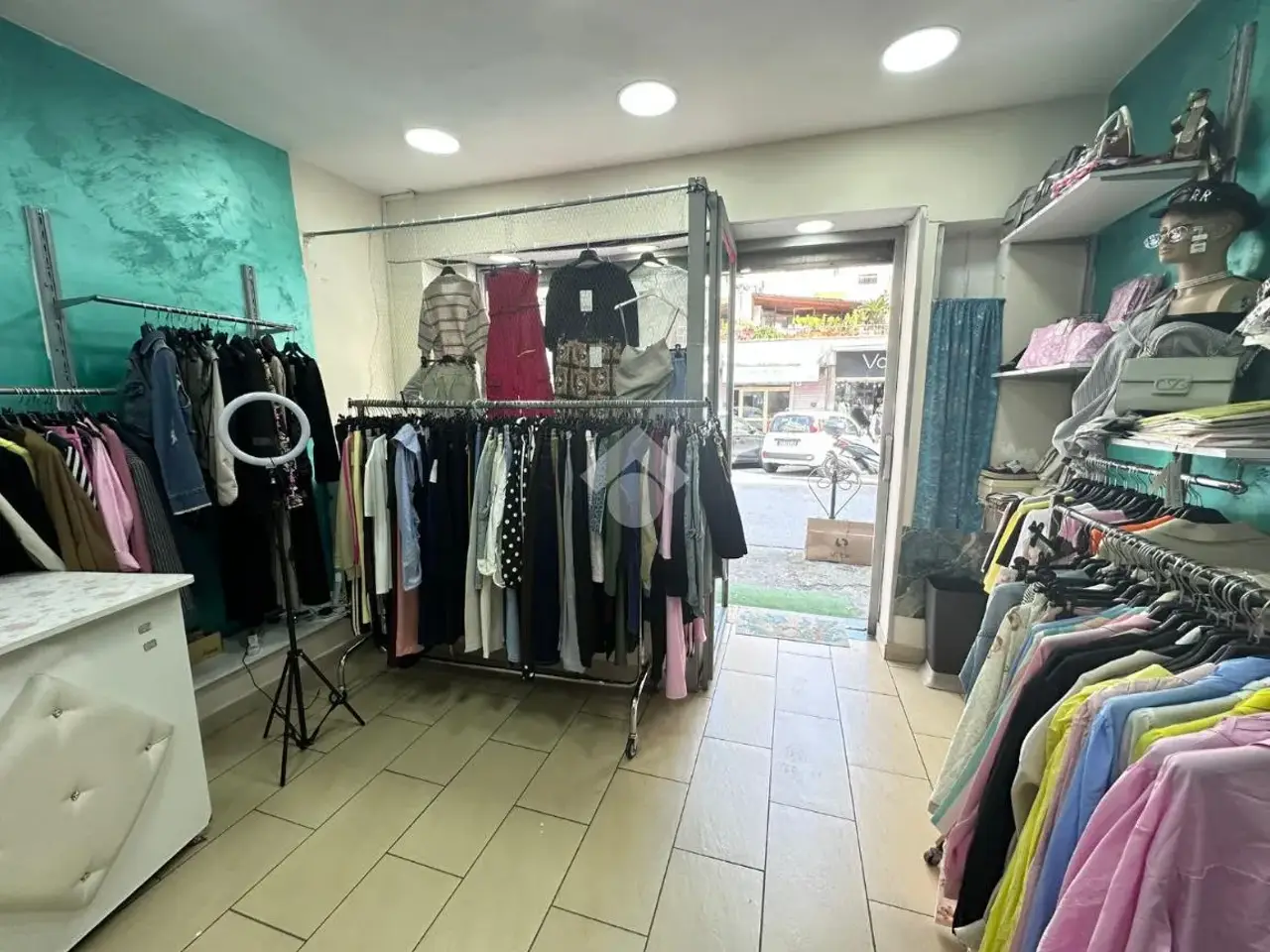 Negozio in Via Lazio 69, Napoli, {3} - Foto 2