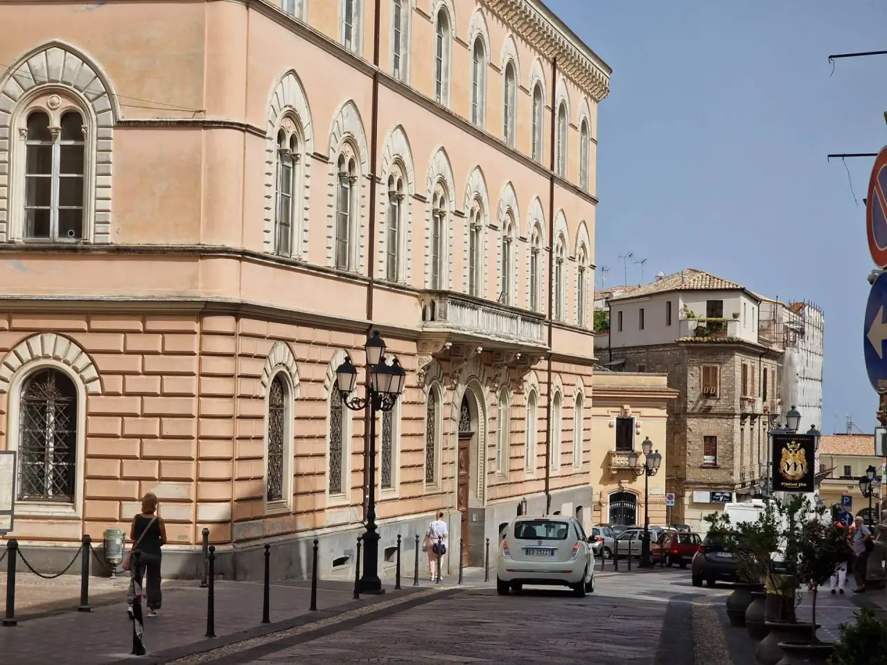 Palazzina commerciale in Corso Giuseppe Mazzini 206, Catanzaro, {3} - Foto 1