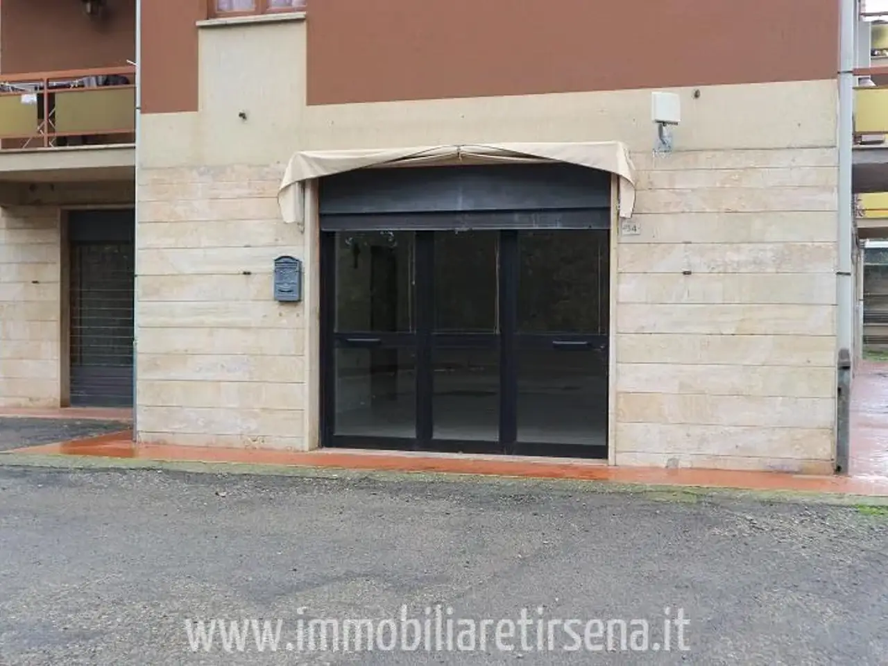 Locale commerciale in , Orvieto, {3} - Foto 2