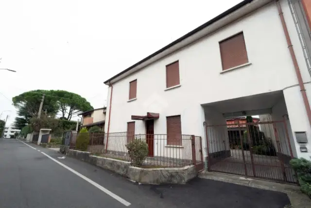 Detached house in Via XXV Aprile 32, Sovico - Photo 1