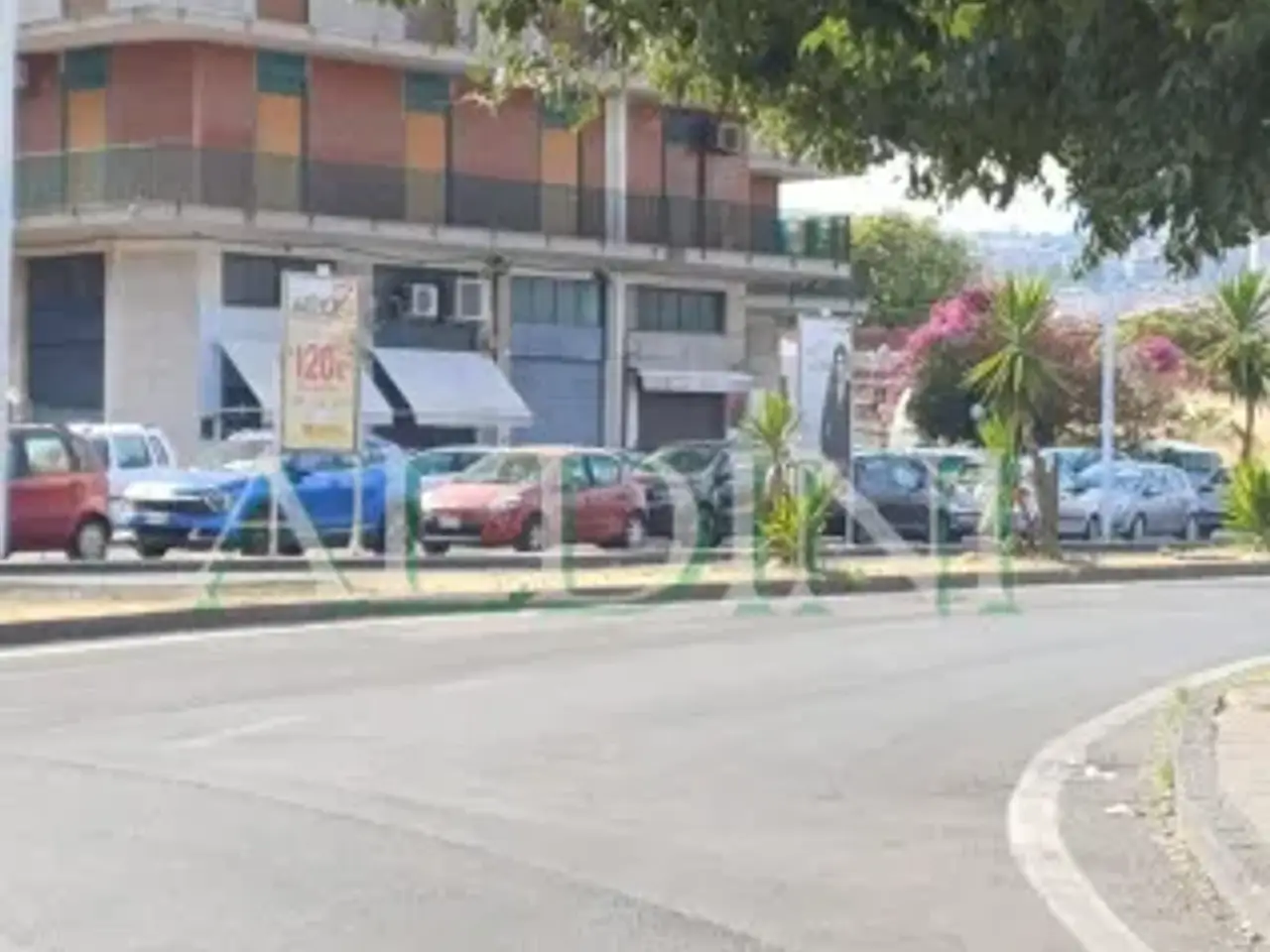 Negozio in Viale Alcide De Gasperi, Catania, {3} - Foto 2