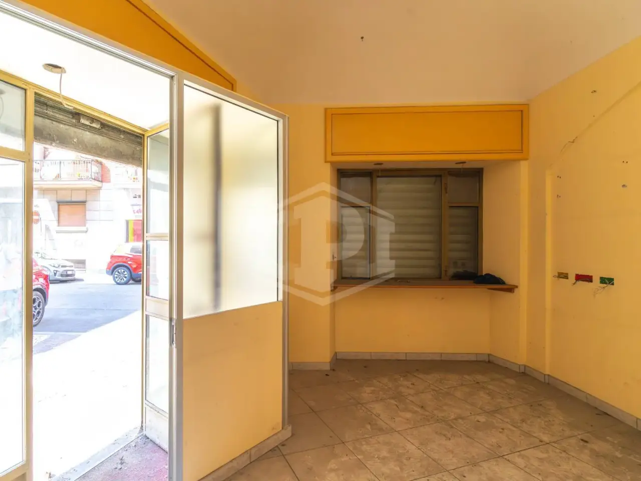 Negozio in Via Maria Ausiliatrice 43, Torino, {3} - Foto 2