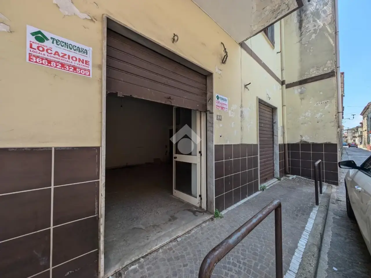 Negozio in Via Dante Alighieri 7, San Marco Evangelista, {3} - Foto 1