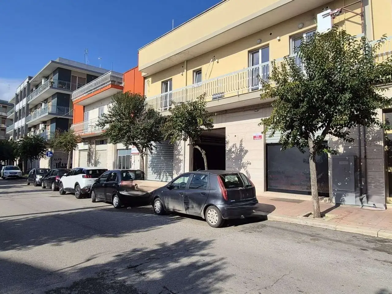 Negozio in Via De Gasperi  54 a, Triggiano, {3} - Foto 1