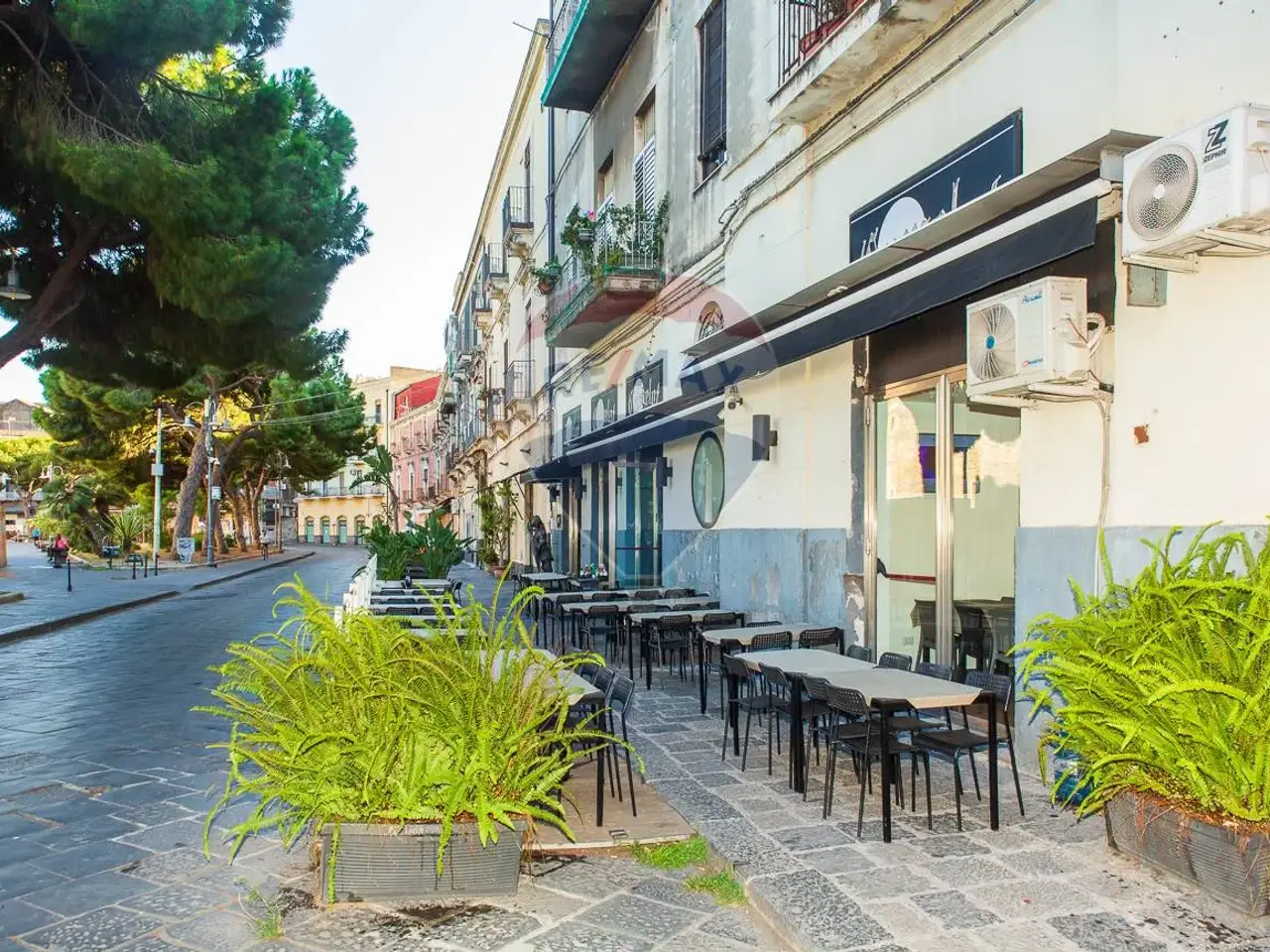 Negozio in Piazza Federico di Svevia 73, Catania, {3} - Foto 1