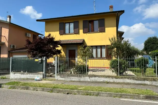 Villa in Via Luigi Pirandello 5, Codogno - Foto 1