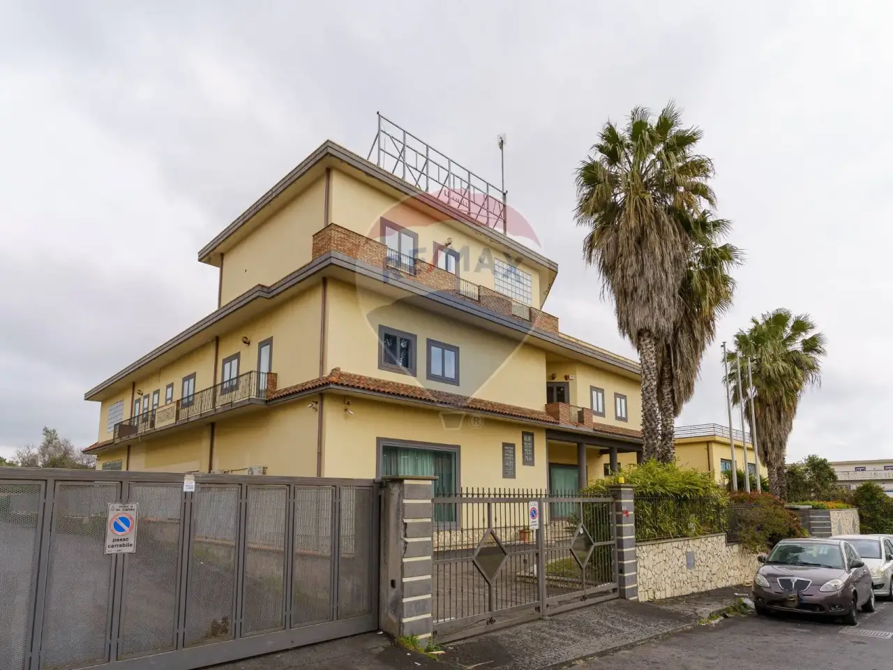 Negozio in Via Pacinotti Antonio, Aci Sant'Antonio, {3} - Foto 1