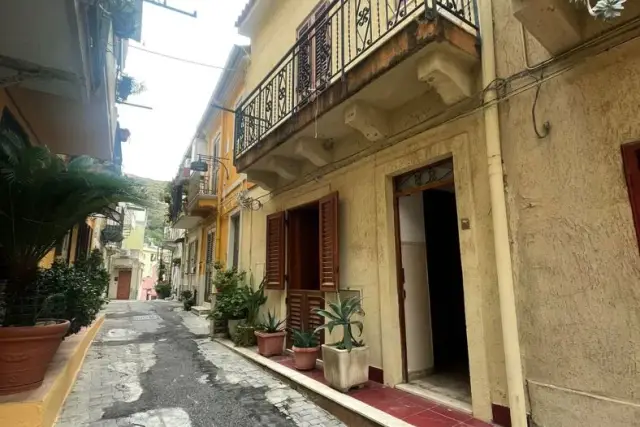 Detached house in Via Madonna della Lettera 22, Messina - Photo 1