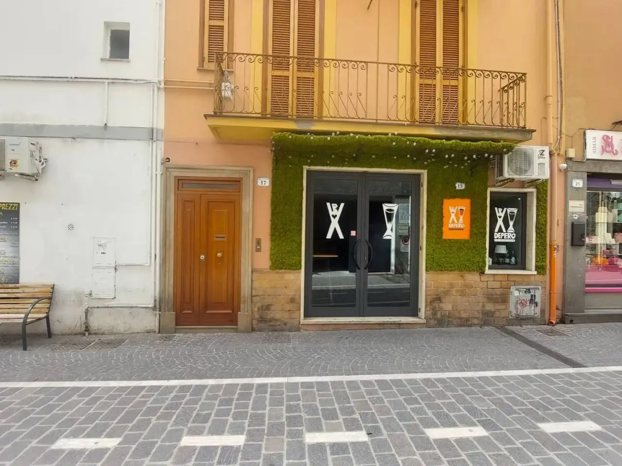 Locale commerciale in Via Carlo Cattaneo 19, Nettuno, {3} - Foto 1