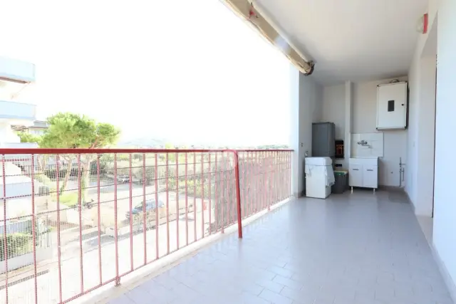 4-room flat in Via Rossini 26, Martinsicuro - Photo 1