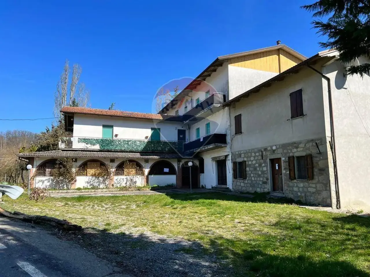 Esercizio commerciale in , Pavullo Nel Frignano, {3} - Foto 2