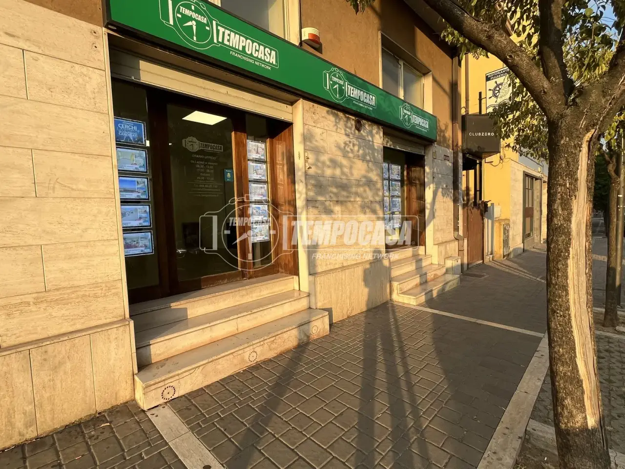 Negozio in Viale Guglielmo Marconi, Pescara, {3} - Foto 1