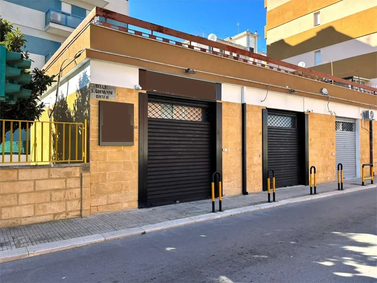 Locale commerciale in Viale San Giovanni Bosco, 41-43, 72100 Brindisi, Brindisi, {3} - Foto 1