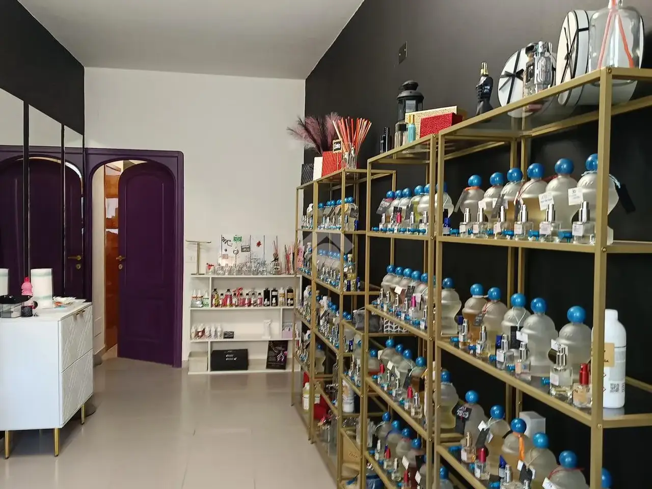 Negozio in Via Carbonari 28, Cesena, {3} - Foto 2