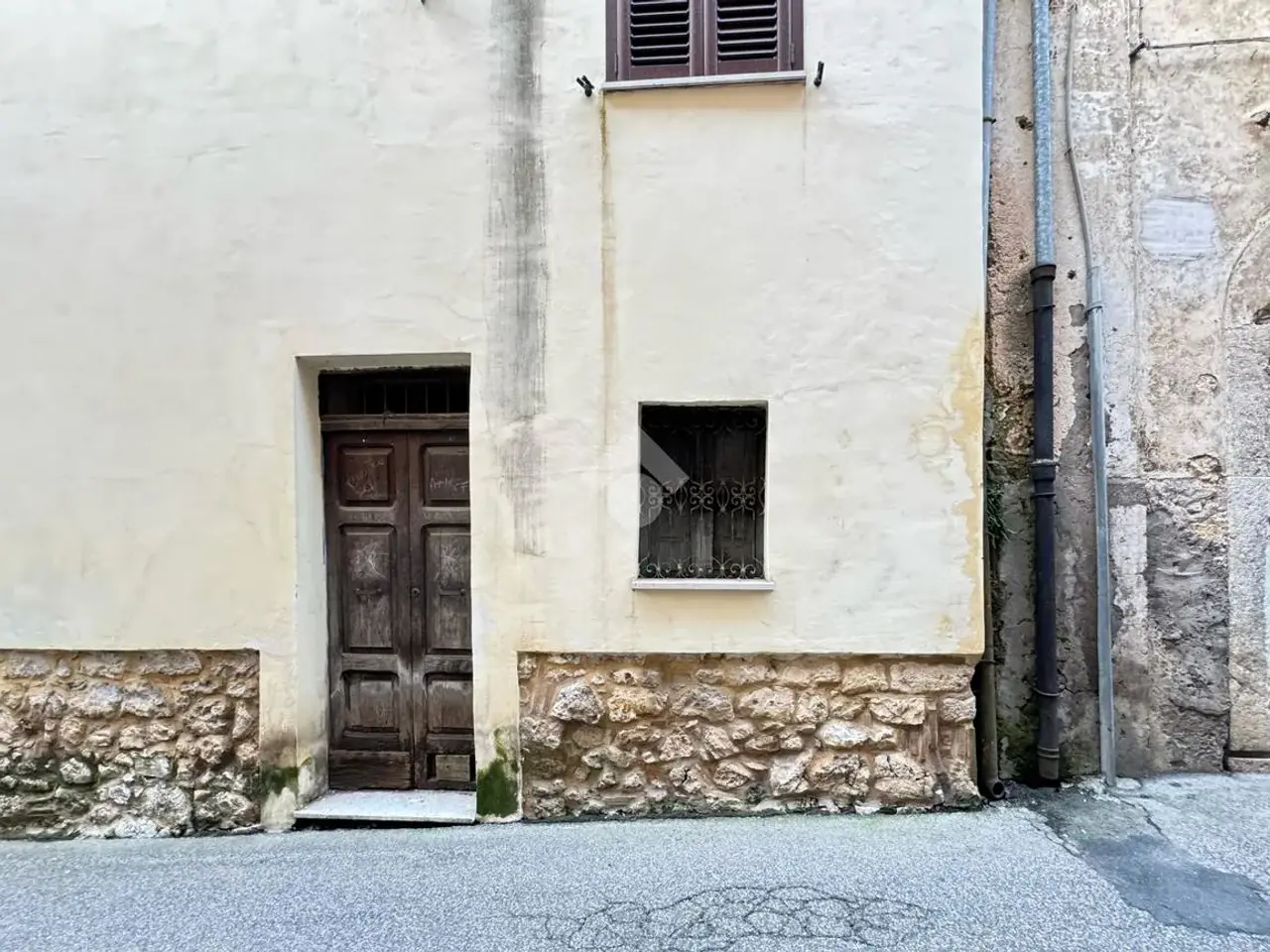 Magazzino in Via Umberto I 103, Sezze, {3} - Foto 1