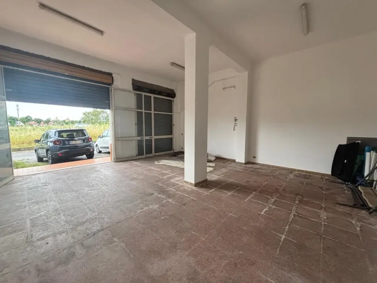 Magazzino in Via E. Pontieri, Lamezia Terme, Catanzaro, Lamezia Terme, {3} - Foto 2