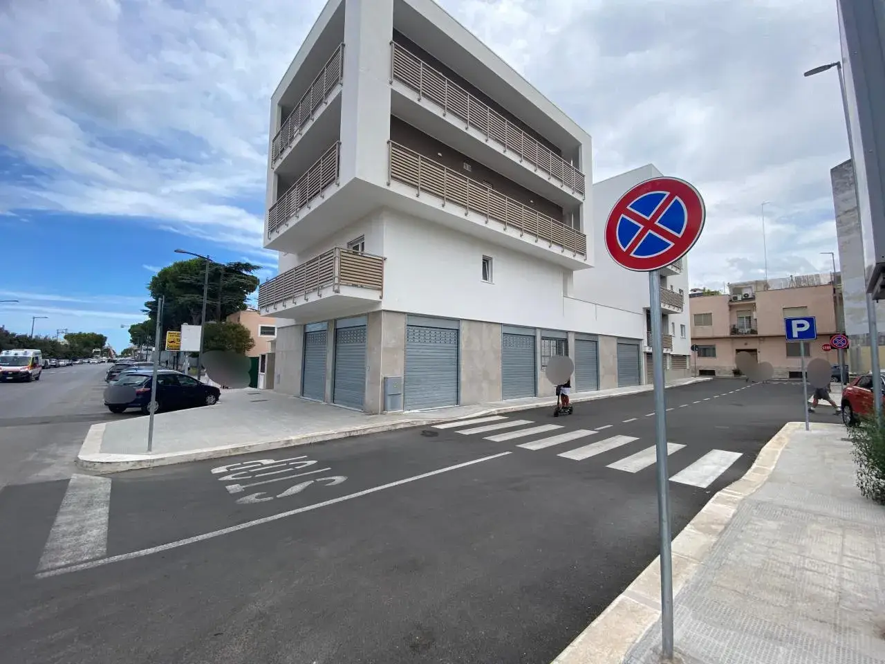 Negozio in Viale Aldo Moro, Triggiano, {3} - Foto 1