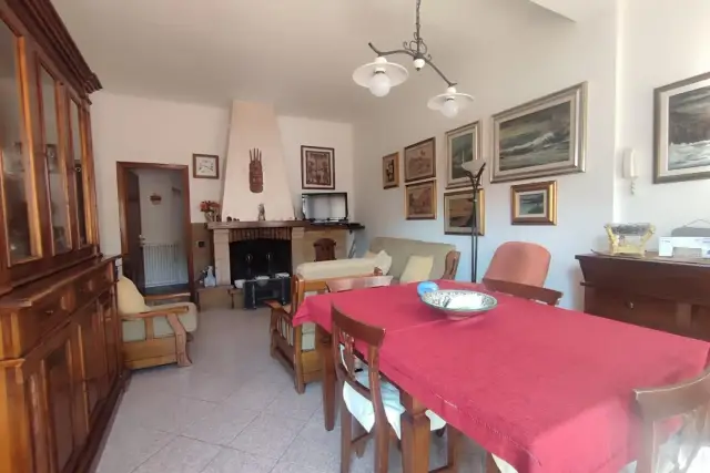 Villa a schiera, Luni - Foto 1