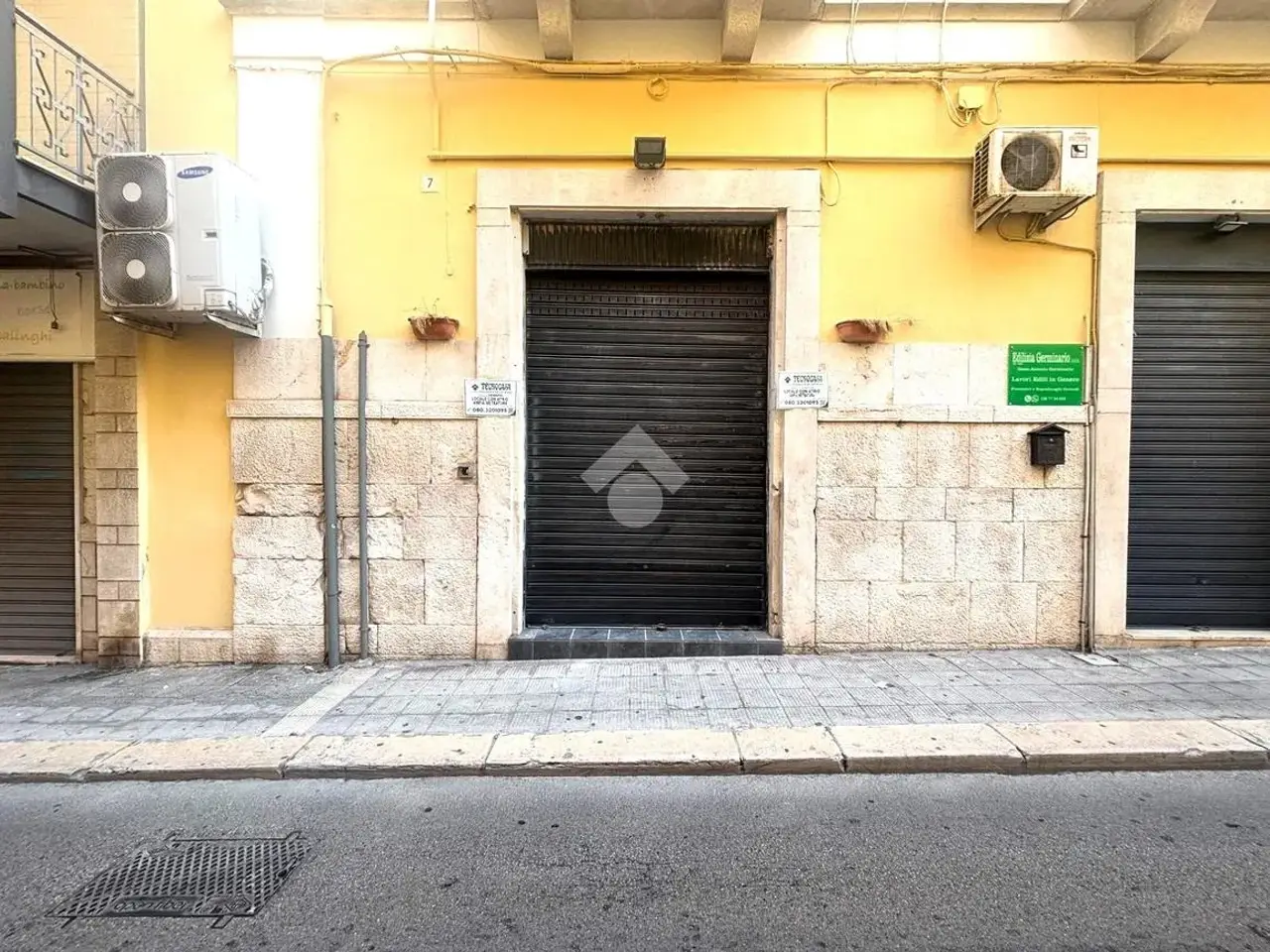Magazzino in Via Federico Campanella 7, Molfetta, {3} - Foto 2