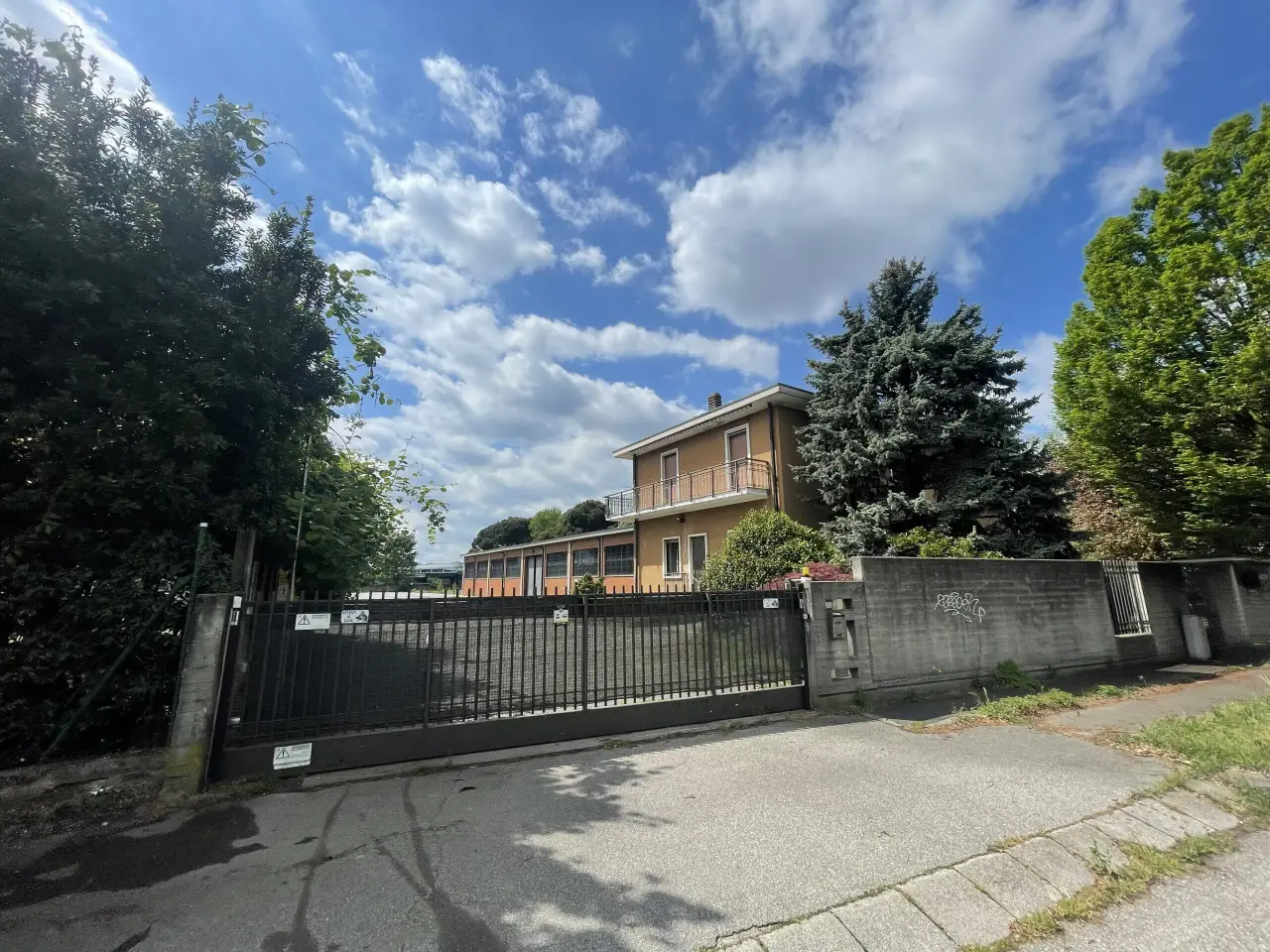 Capannone in Viale dell'Unione Europea 36, Gallarate, {3} - Foto 2
