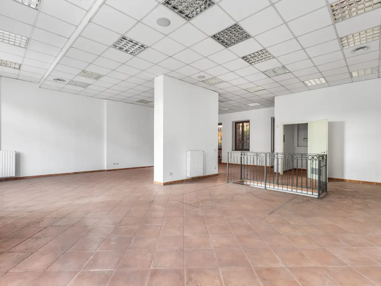 Negozio in Via Milano, Abbiategrasso, {3} - Foto 2