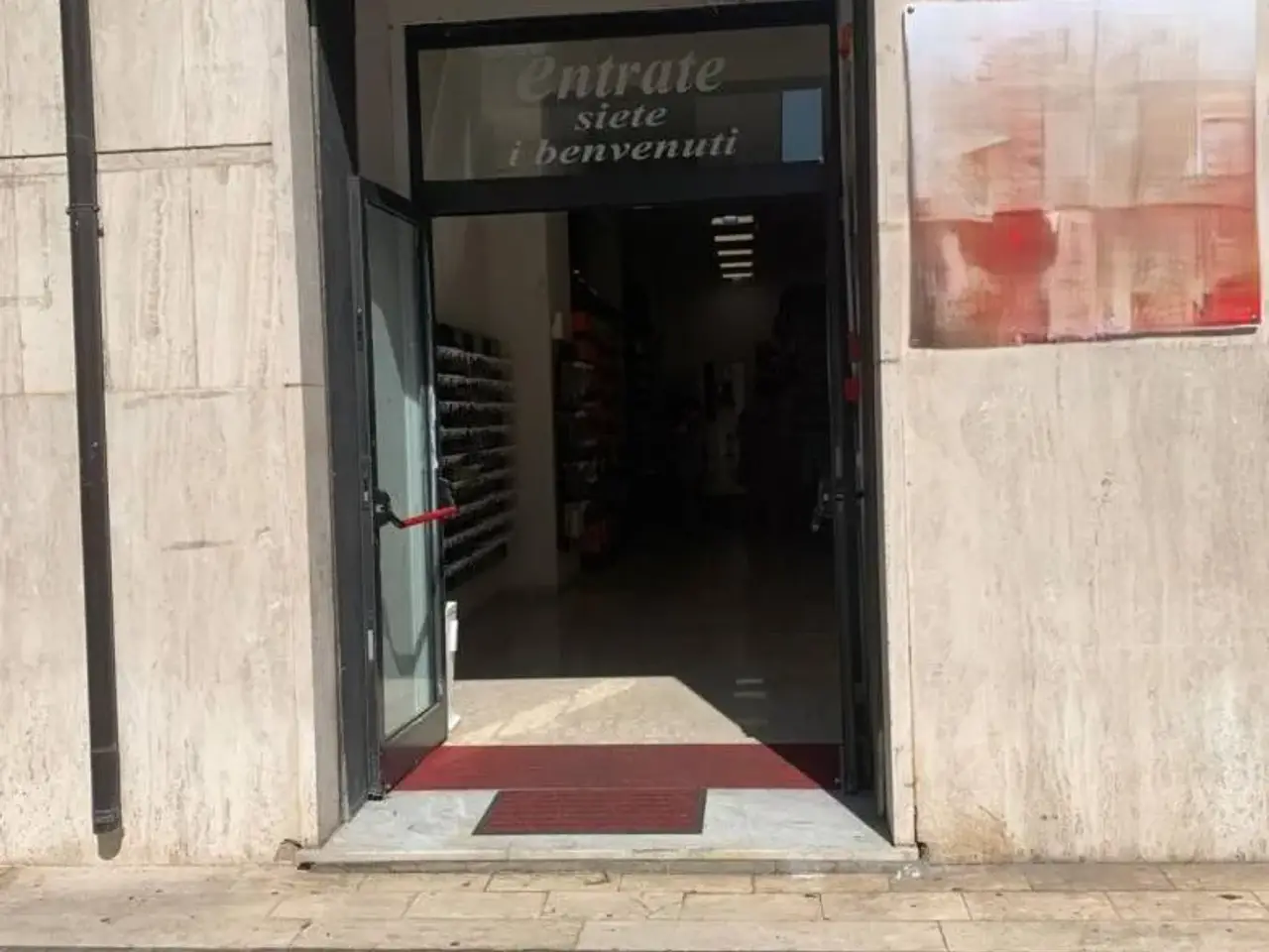 Locale commerciale in Via Vitruvio, Formia, {3} - Foto 2