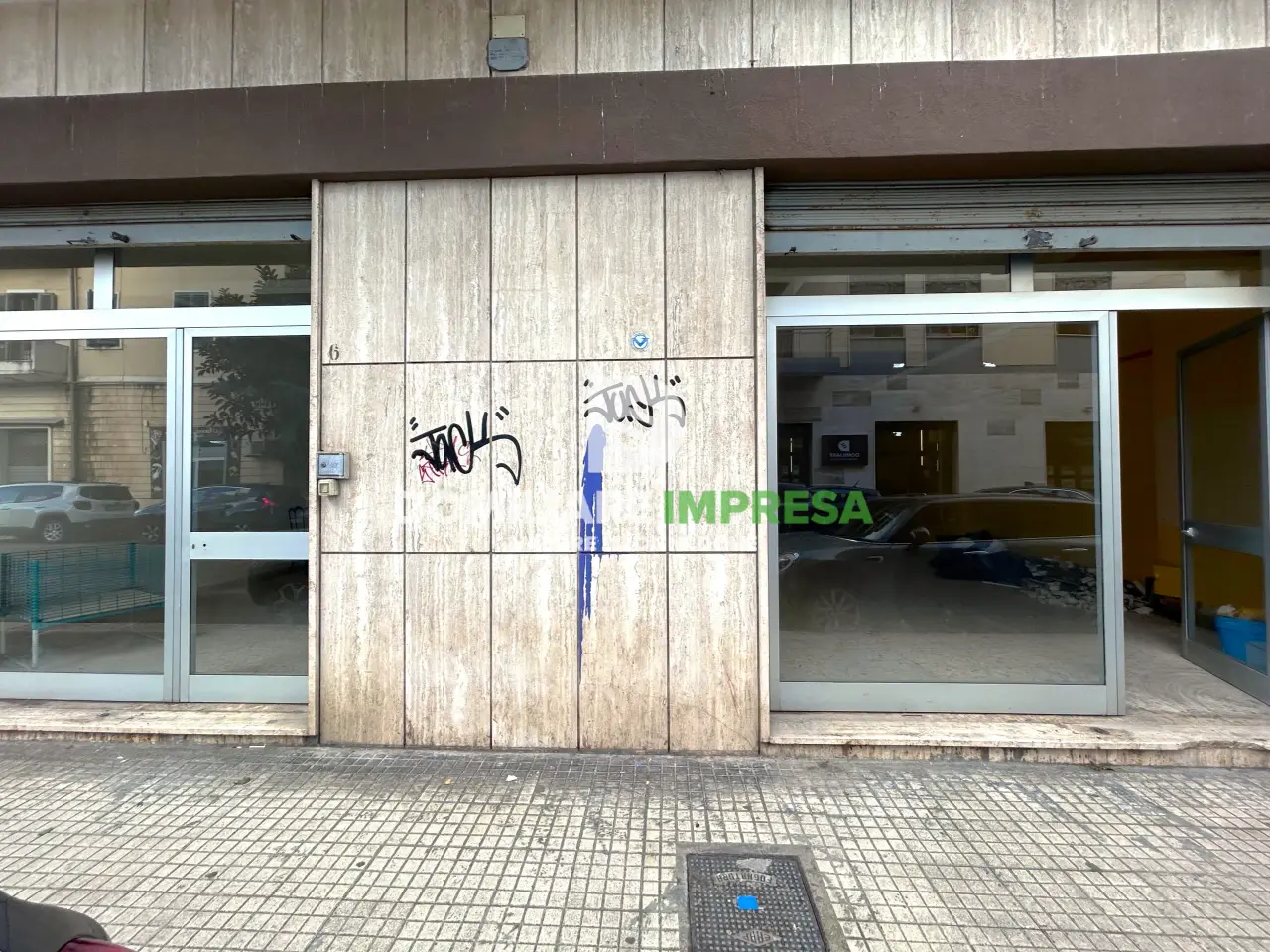 Locale commerciale in Via Dalmazio Birago 6, Lecce, {3} - Foto 2