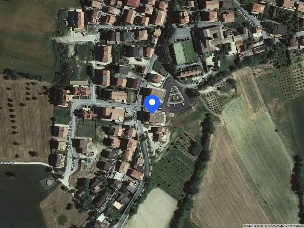 Garage in Via Jesse Owens 10 10, Monte San Giusto, {3} - Foto 2