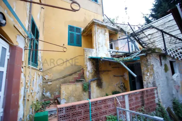 4-room flat in Via Campiglia, Carrara - Photo 1