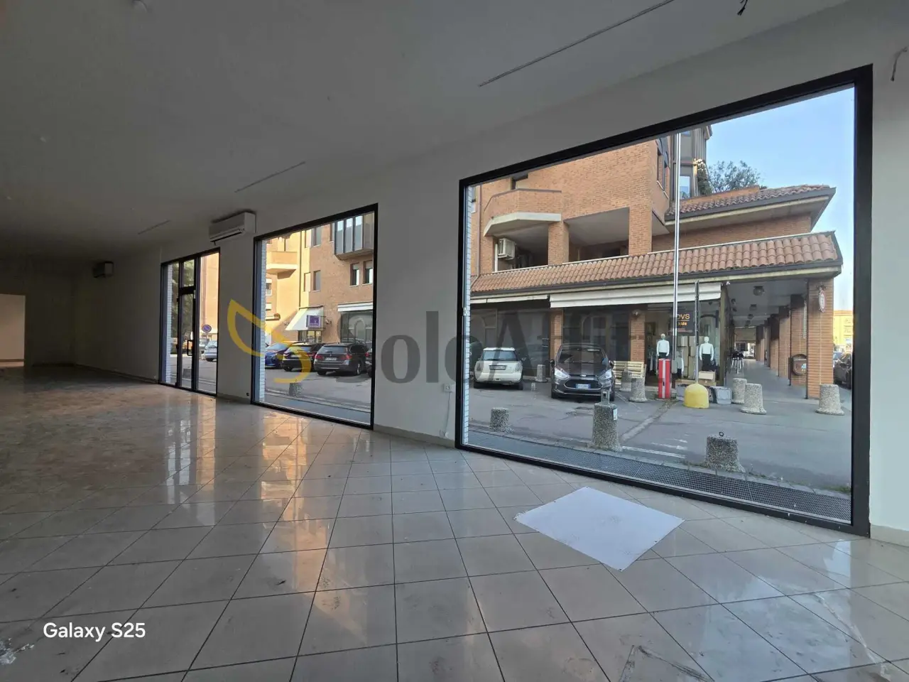 Negozio in Via Nino Tavoni, Vignola, {3} - Foto 1