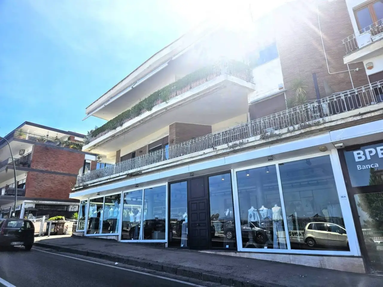 Esercizio commerciale in Via Orazio 98 Napoli, Napoli, {3} - Foto 2