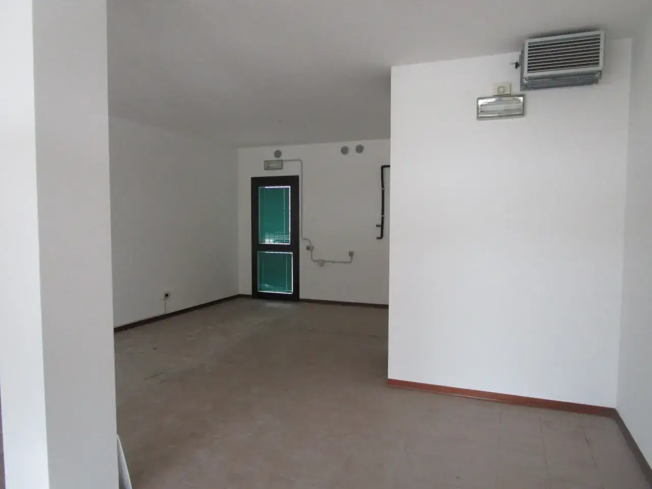 Negozio in Via Santa Chiara, Vigonza, {3} - Foto 1