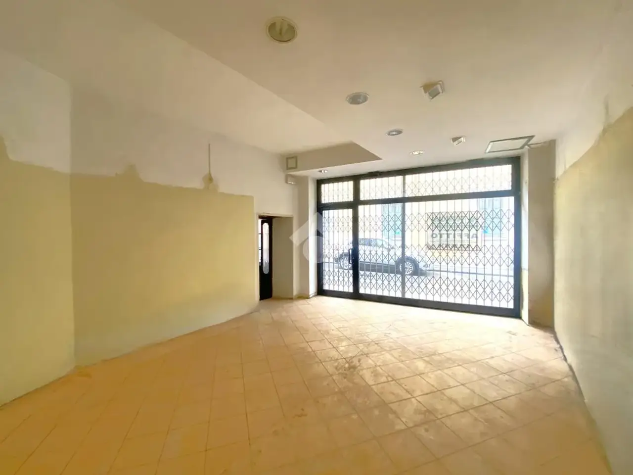 Negozio in Via Via G. Garibaldi 27, Castiglione Delle Stiviere, {3} - Foto 2