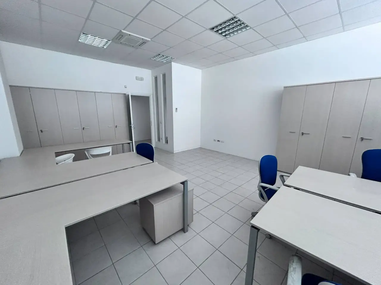 Ufficio in Via Luigi Einaudi, Civitanova Marche, {3} - Foto 1