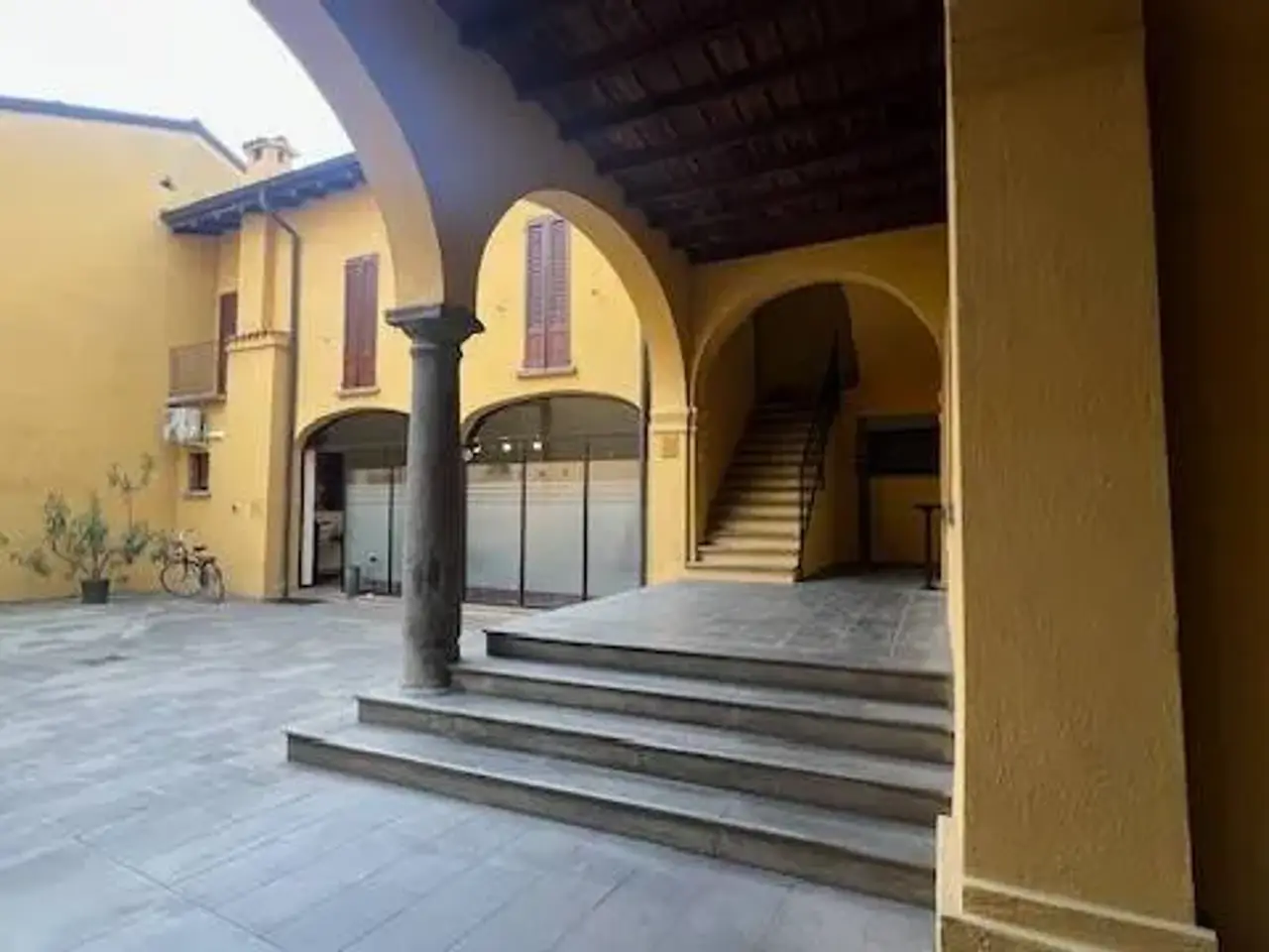 Ufficio in Via Fratelli Galliari 1, Treviglio, {3} - Foto 1