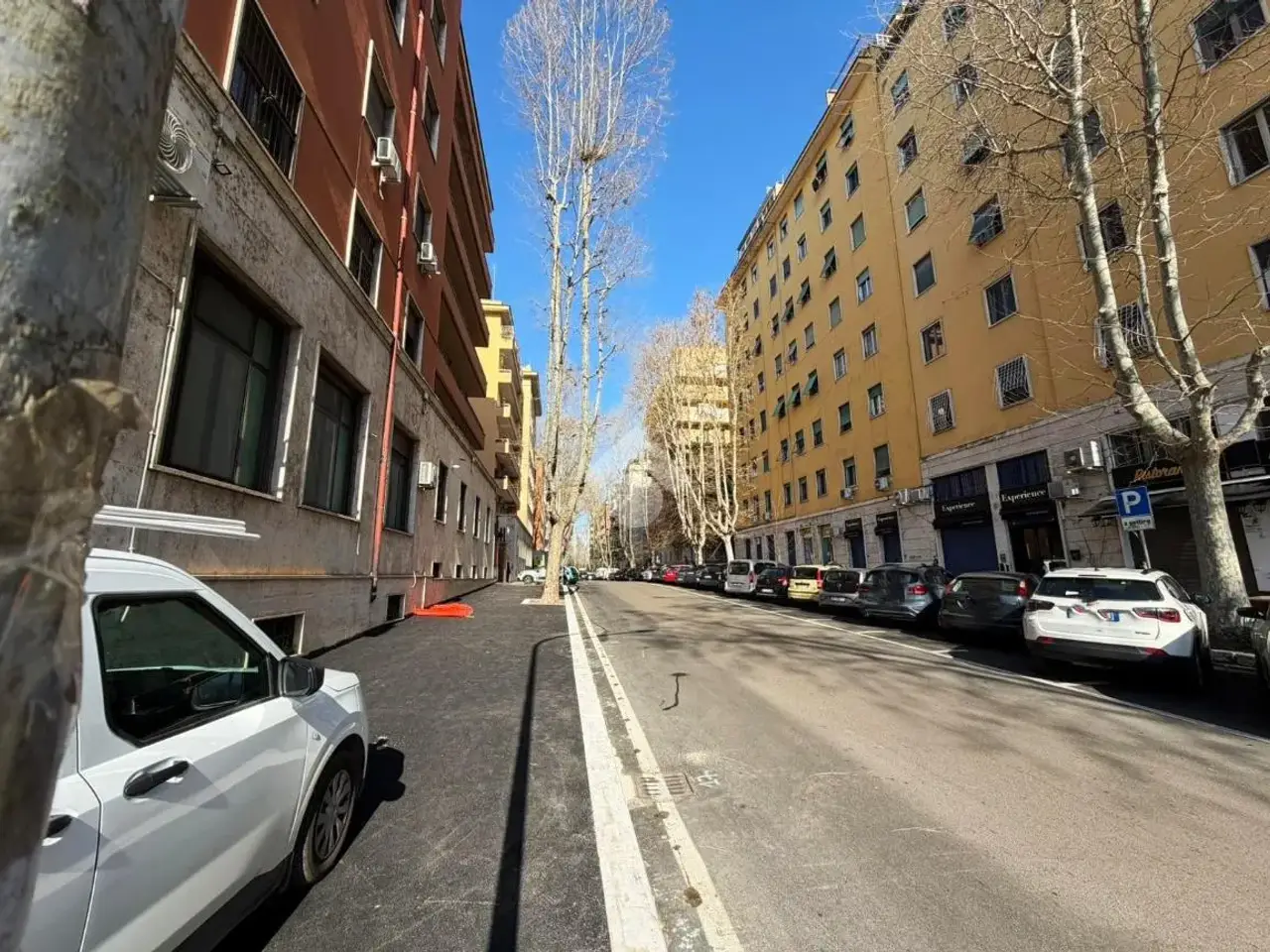 Negozio in Via Val Trompia 20, Roma, {3} - Foto 1
