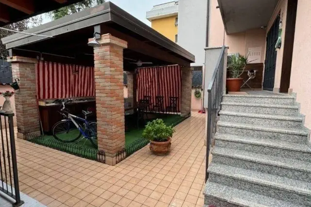 Villa in Via Vittorio Veneto, Parabiago - Foto 1