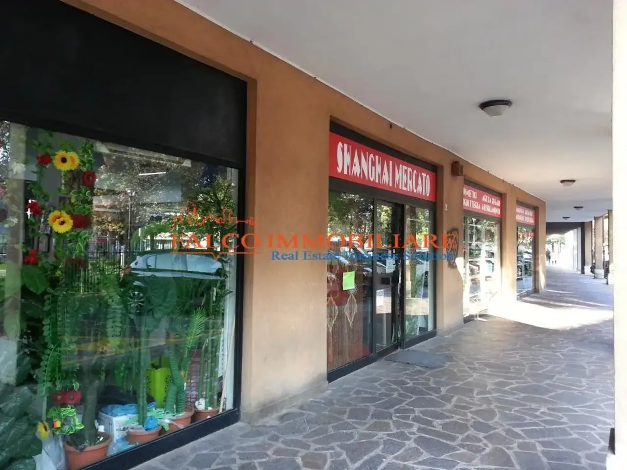 Locale commerciale in Piazza Giovine Italia 21, Trezzo Sull'Adda, {3} - Foto 2