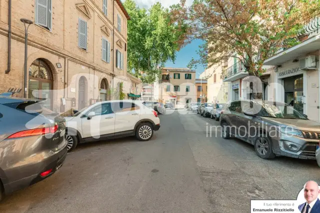 Shop in Viale Vincenzo Federici 14, Monterotondo - Photo 1