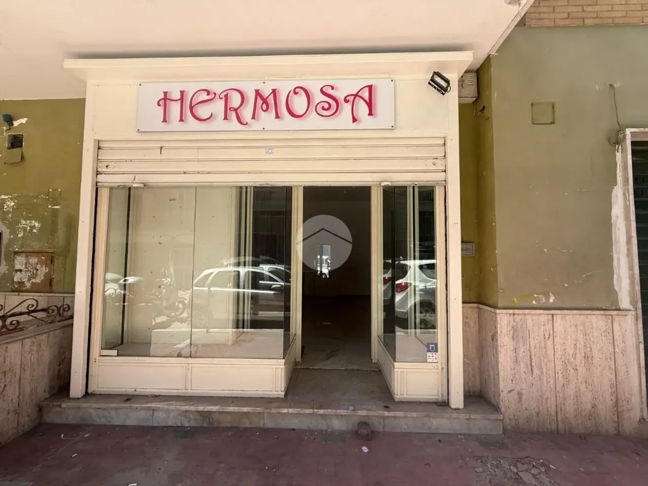 Negozio in Via Carlo Carrà 71, Napoli, {3} - Foto 1