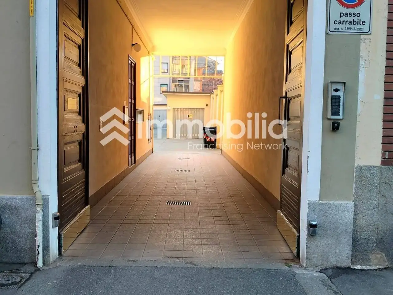 Magazzino in Via Limone 13, Torino, {3} - Foto 1