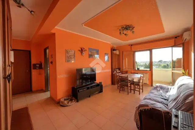 4-room flat in Via Rosa Luxemburg 2, Nettuno - Photo 1