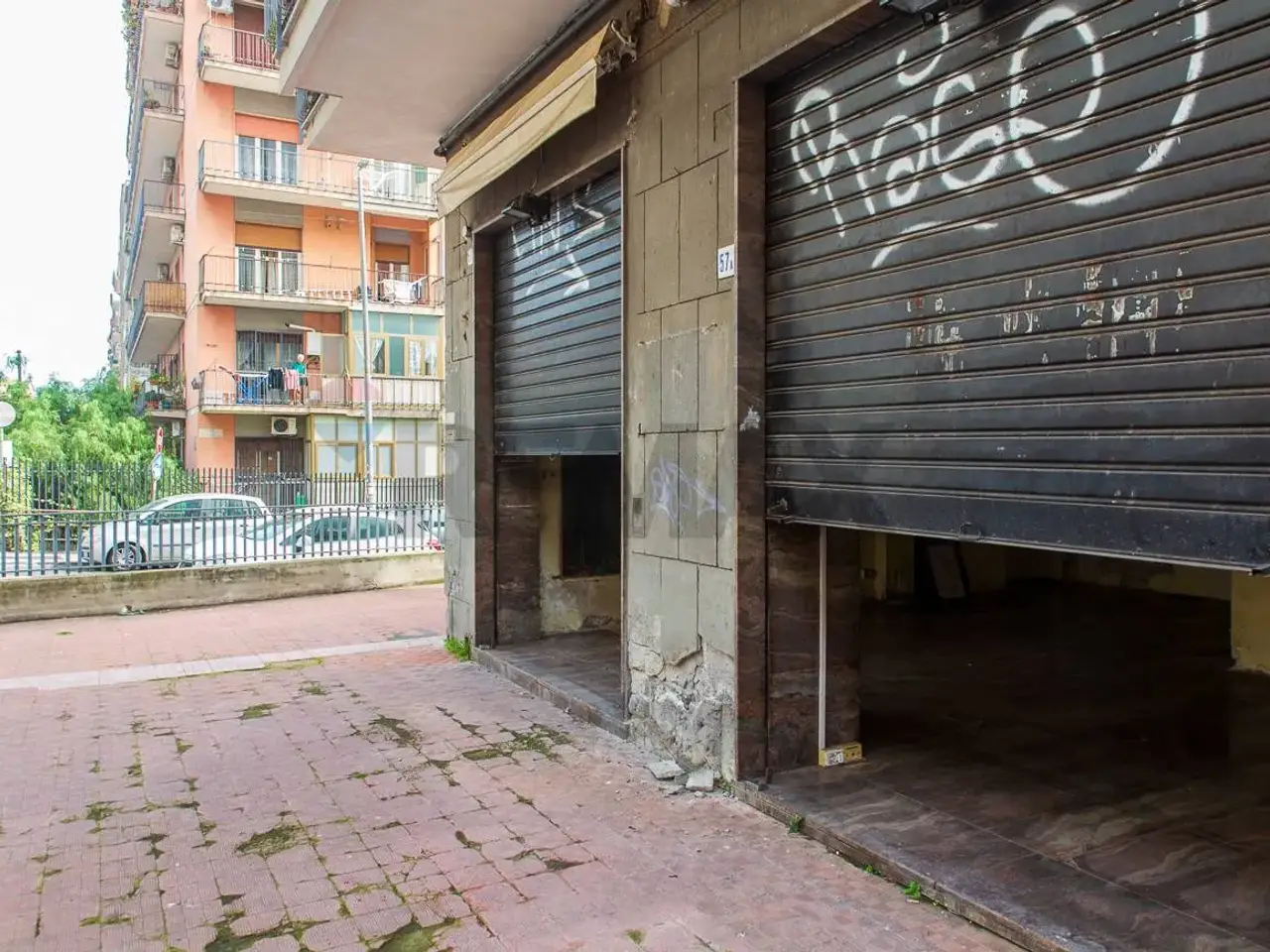 Negozio in Via Eleonora d'Angiò 57, Catania, {3} - Foto 2