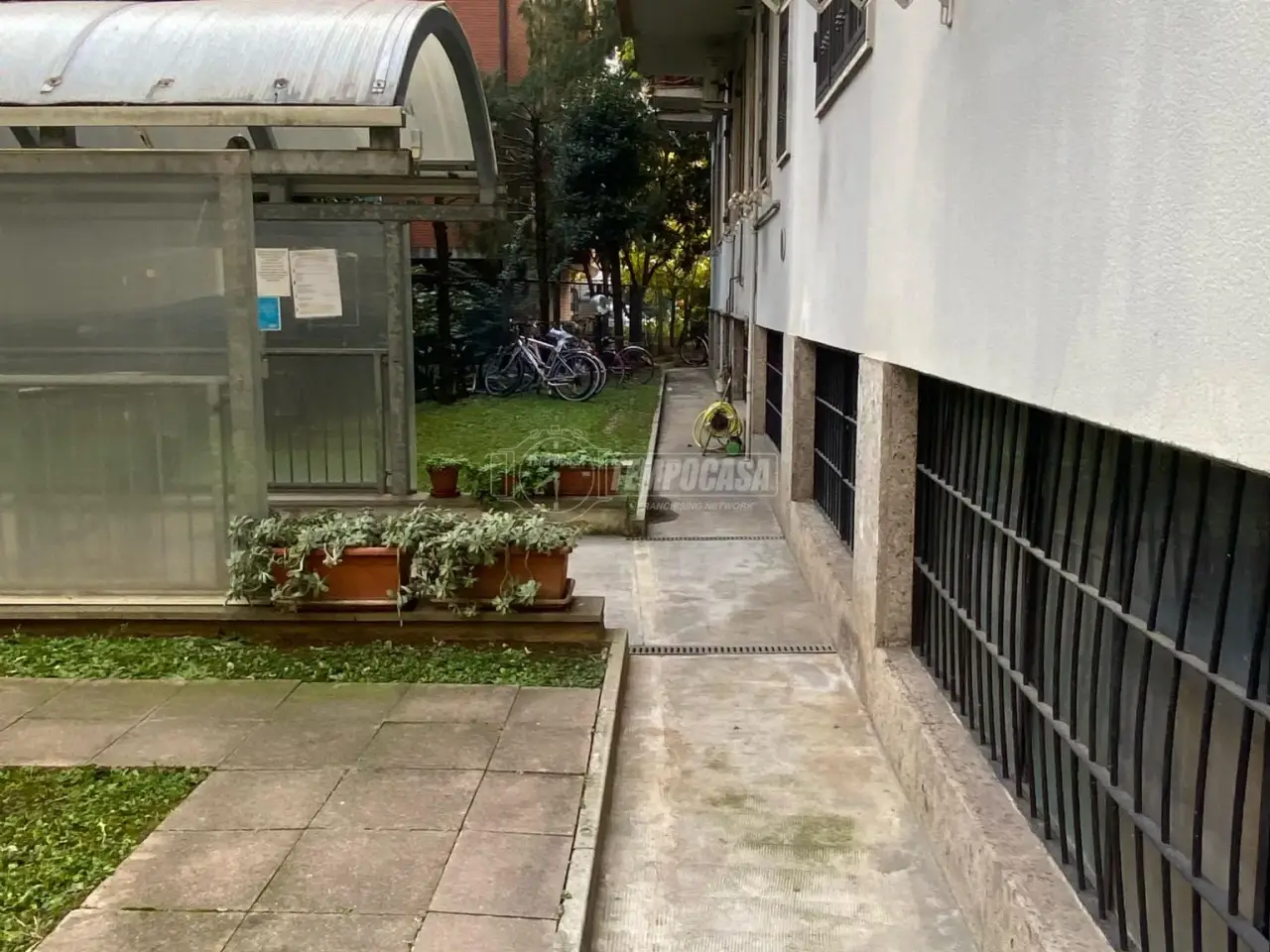 Magazzino in Via Sangro 9, Milano, {3} - Foto 1