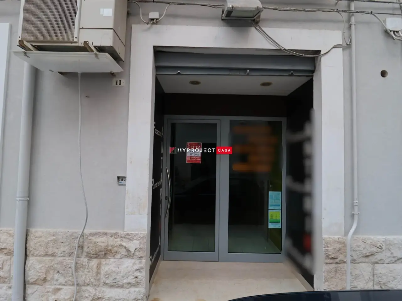 Negozio in Via Francesco Caroli, Martina Franca, {3} - Foto 2