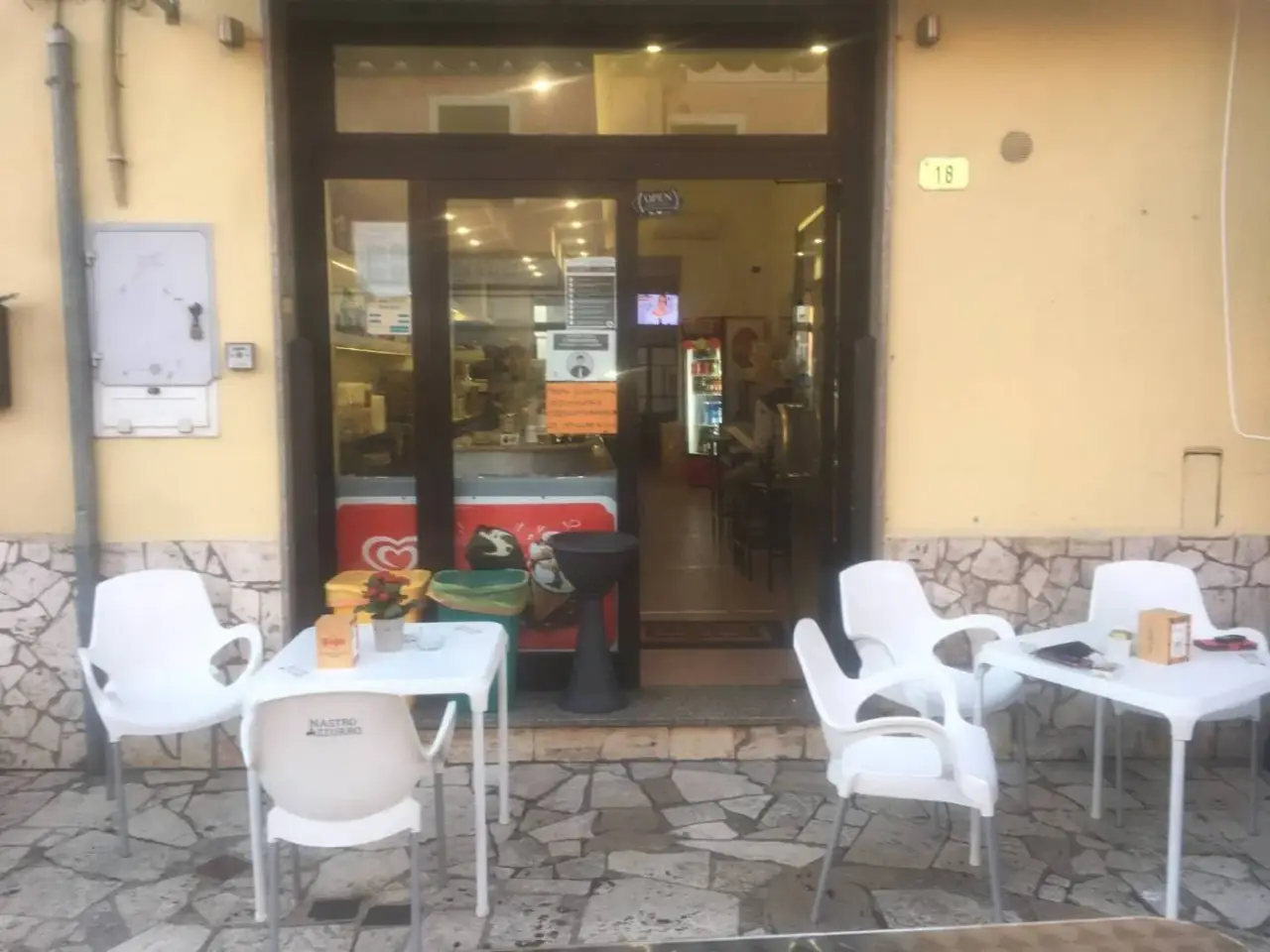 Negozio in Via 24 Maggio 18, Fara In Sabina, {3} - Foto 1