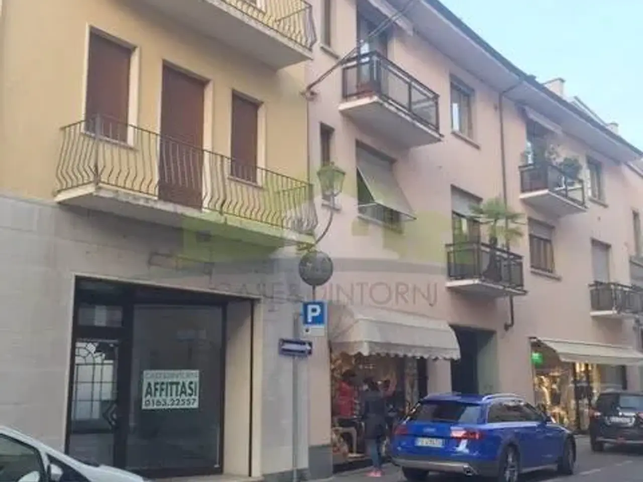 Negozio in Via G.Ferrari, Borgosesia, {3} - Foto 1